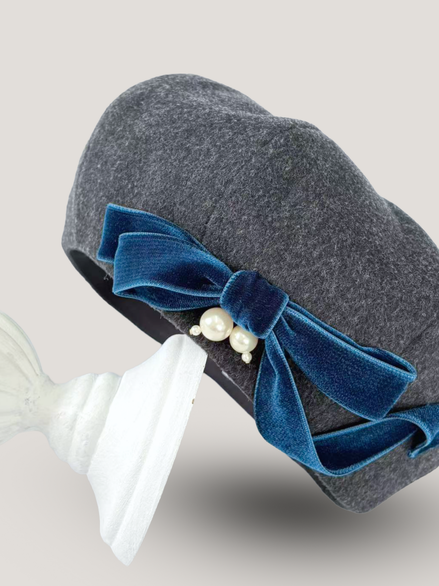 Perl Velvet Bow Beret