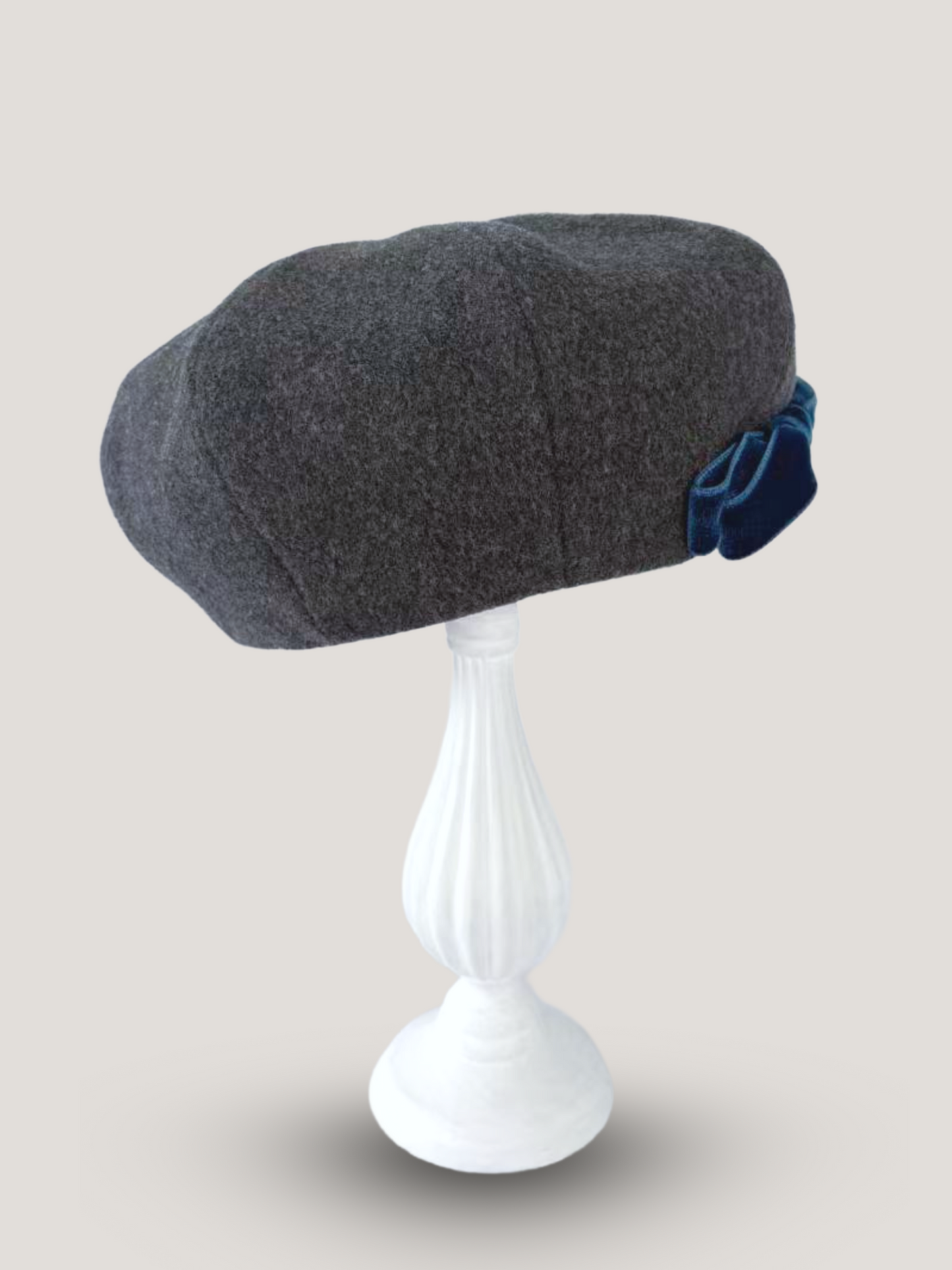 Perl Velvet Bow Beret