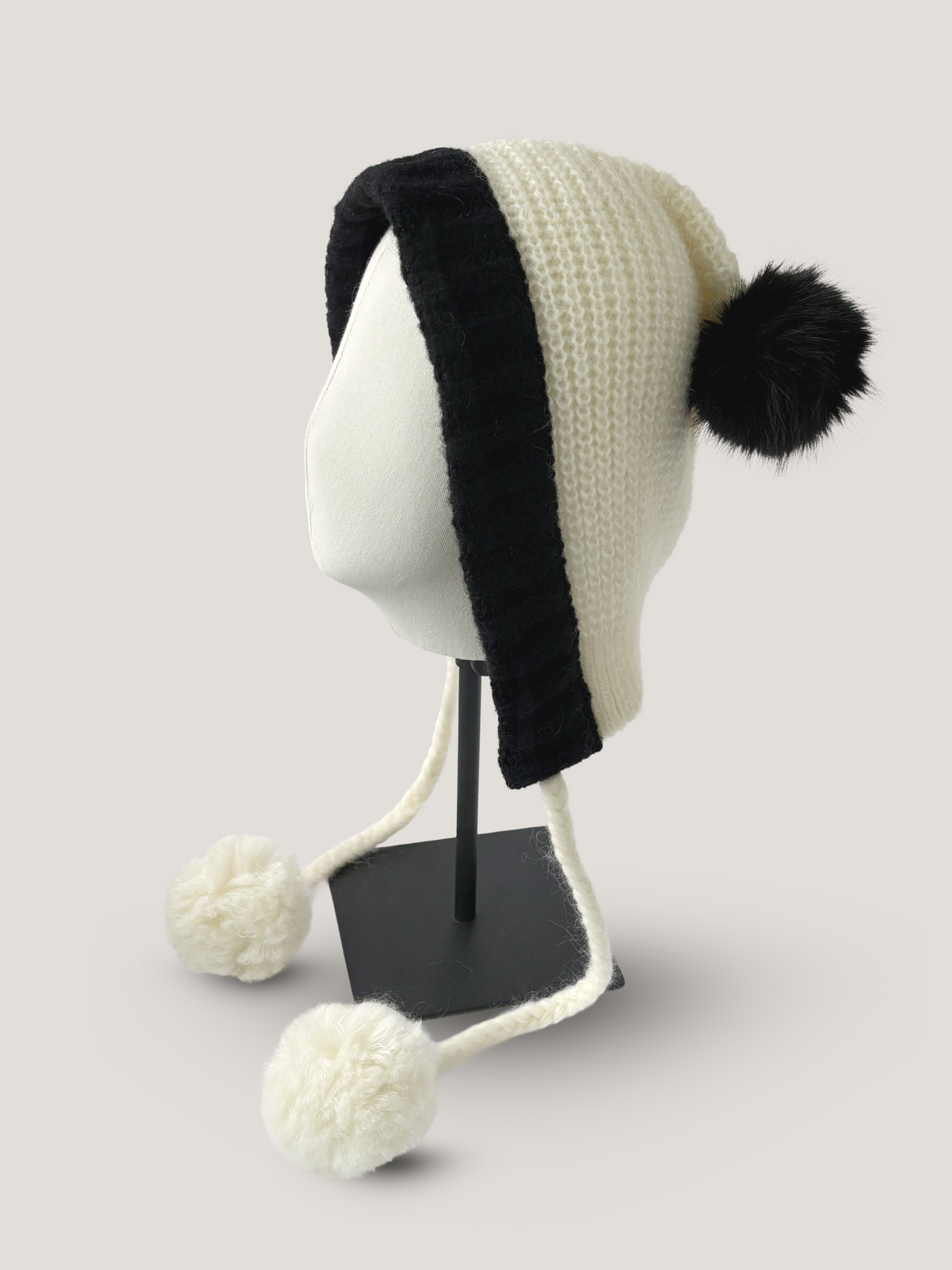 Snowball Pom Pom Knit Hood｜雪球绒球针织兜帽
