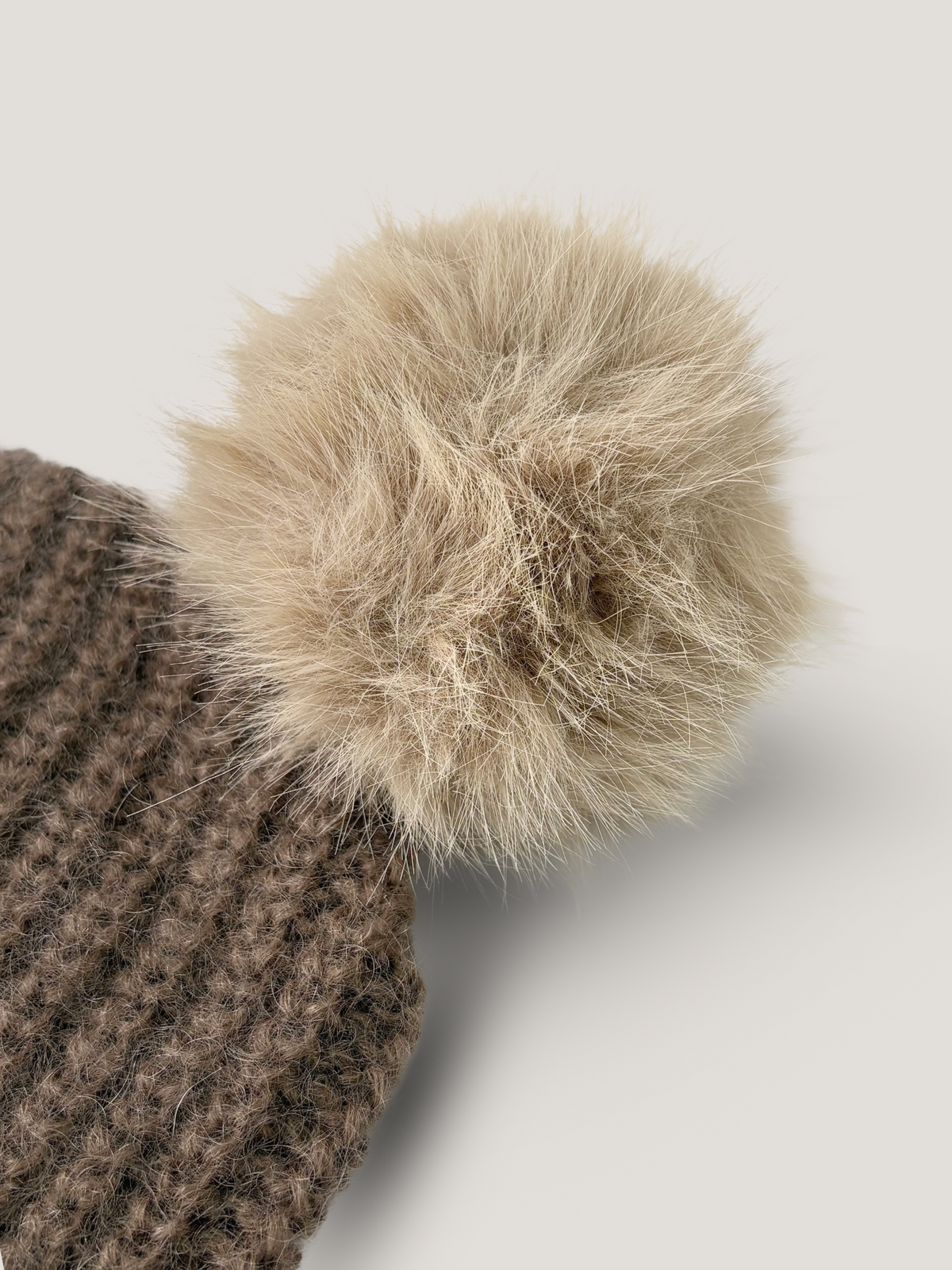 Snowball Pom Pom Knit Hood｜雪球绒球针织兜帽